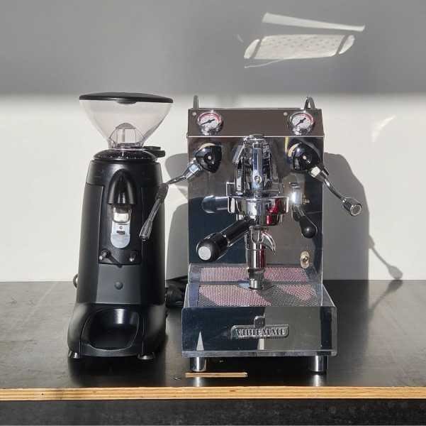 Pre Owned VBM E61 & Compak K3 Dosserless Grinder Package63023086873985113