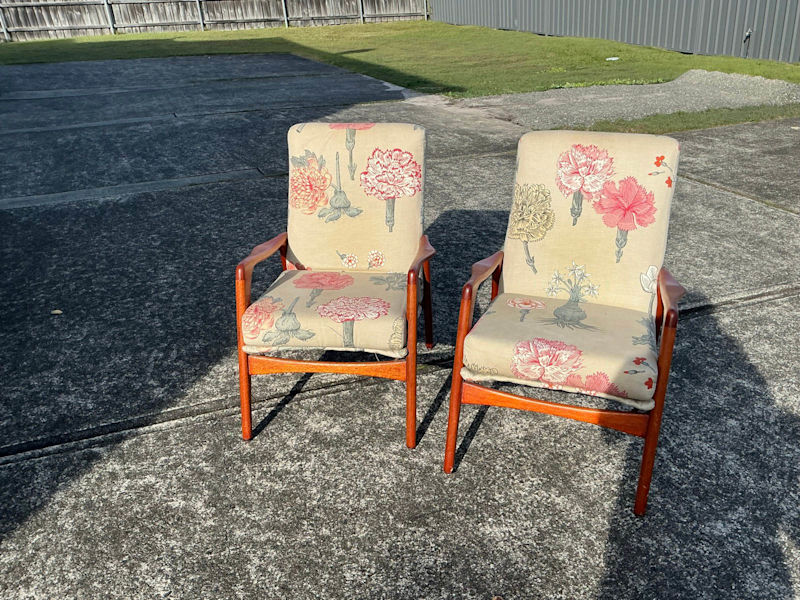 Pair of Vintage Chairs and Vintage mirror 628633763688991115