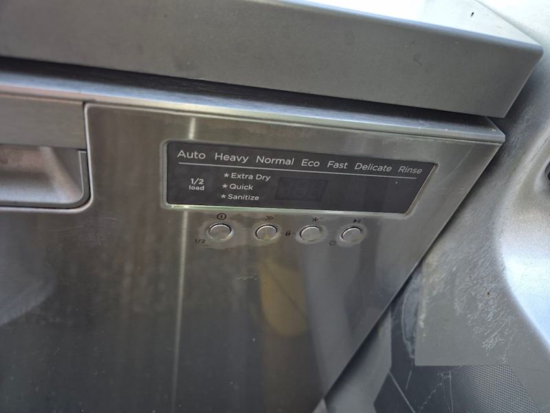 Fisher & Paykel dishwasher,  for parts only, not working. 63019079231233111