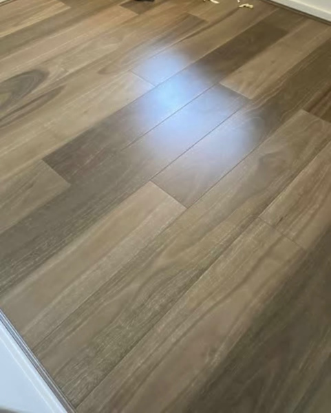 12mm Laminate Floor Spotted Gum63011174915074111