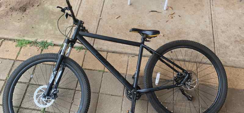 mongoose estate mountain bike