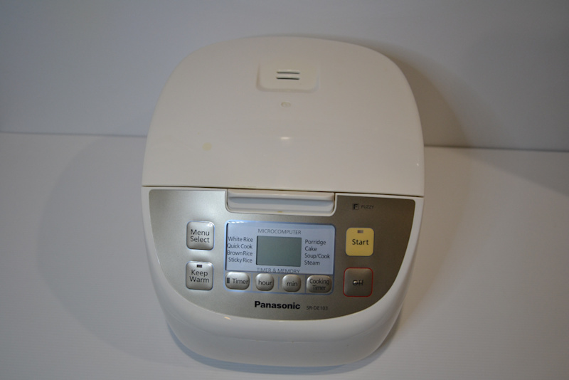 Panasonic SRDE103 Automatic Rice Cooker In Excellent condition.634436053312031122