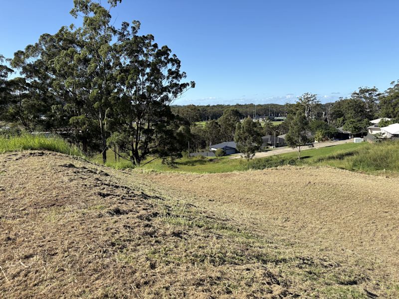 A large 1176m2 block / New Estate63438493271939113
