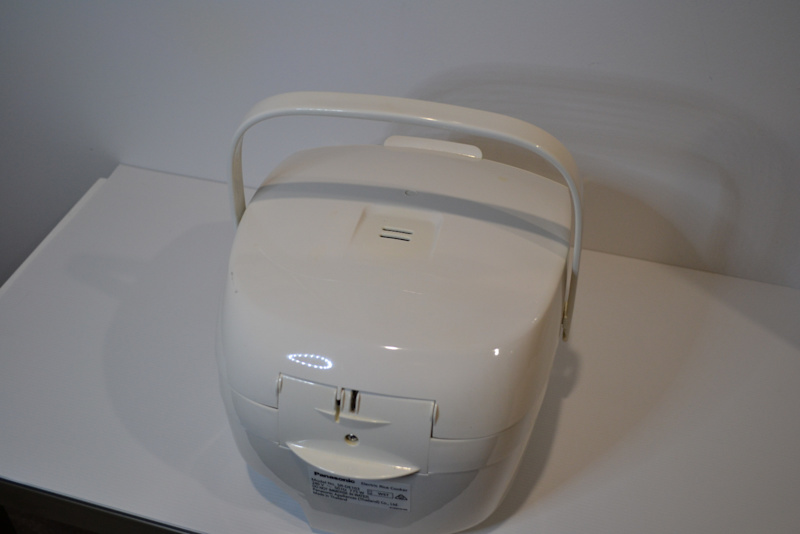Panasonic SRDE103 Automatic Rice Cooker In Excellent condition.63443605331203113