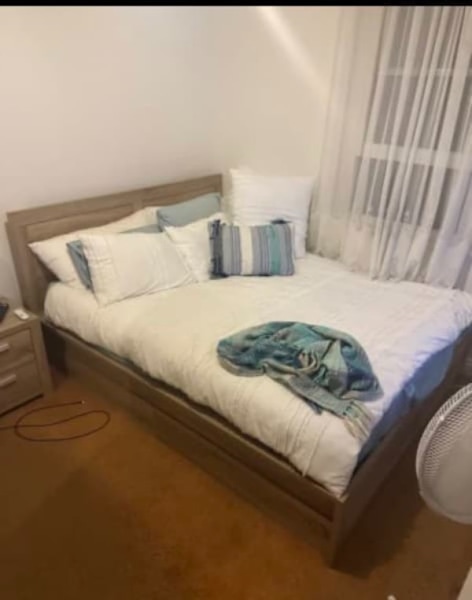 Queen bed and draw set for sale - pick up Austral or can be delivered628634133158411129