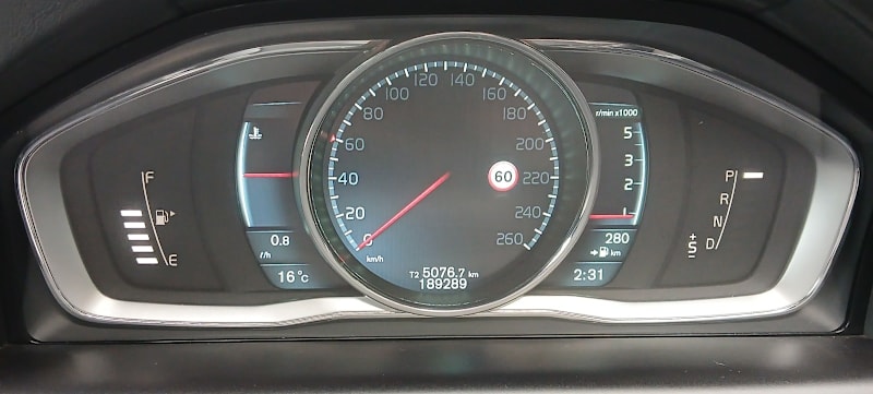 2014 Volvo XC60 D5 R-DESIGN (AWD) 6 SP AUTOMATIC GEARTRONIC 4D WAGON62934703827843112