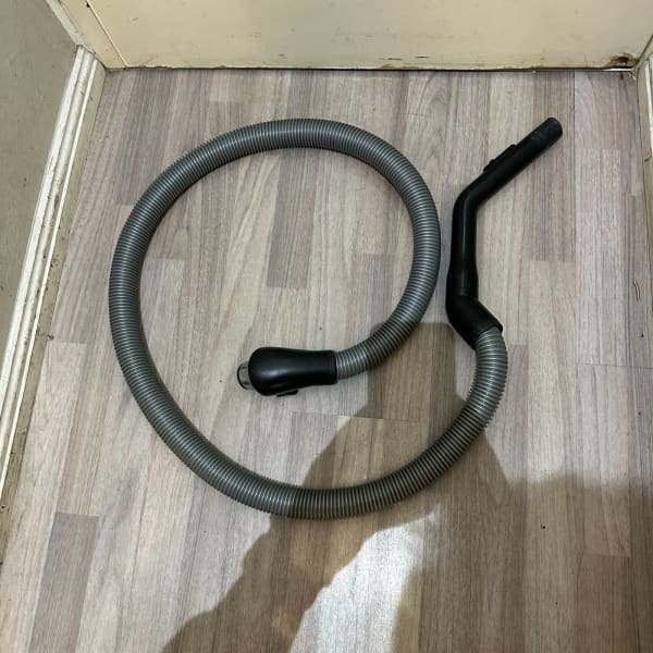 MIELE VACUUM SUCTION HOSE PIPE WITH WAND HANDLE 1.8M C2 CAT DOG POWER630195369143061124