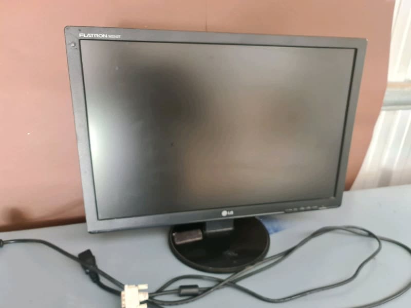 monitor lg flatron w2242t