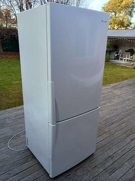 FREE Westinghouse Fridge/Freezer not working properly 63022634314241111