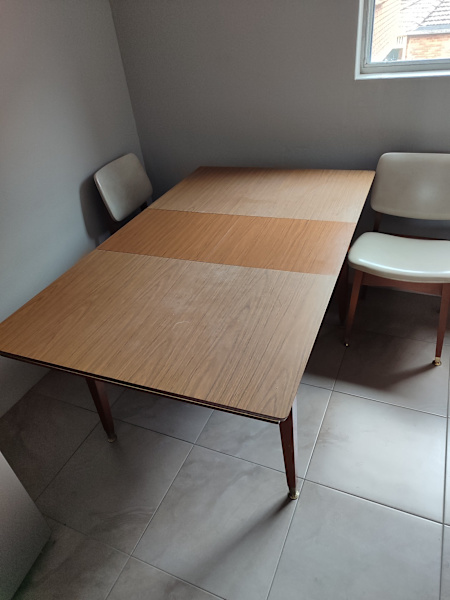 Foldable table62863840077058111
