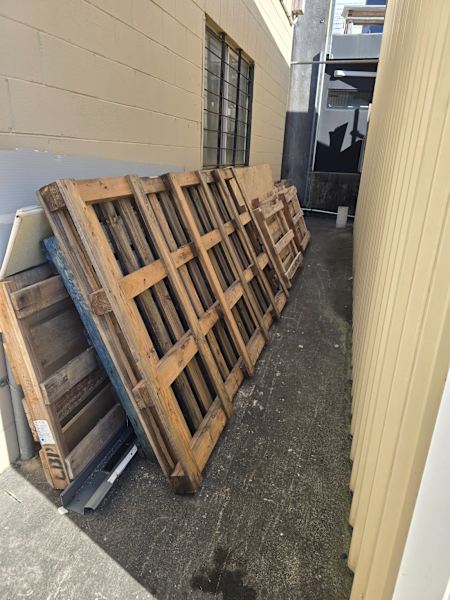 Timber pallets for free63011991374082111