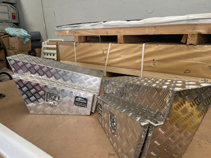 Sell like hot cakes Aluminium Pair of UnderTray750*260*400mm63007278984066112