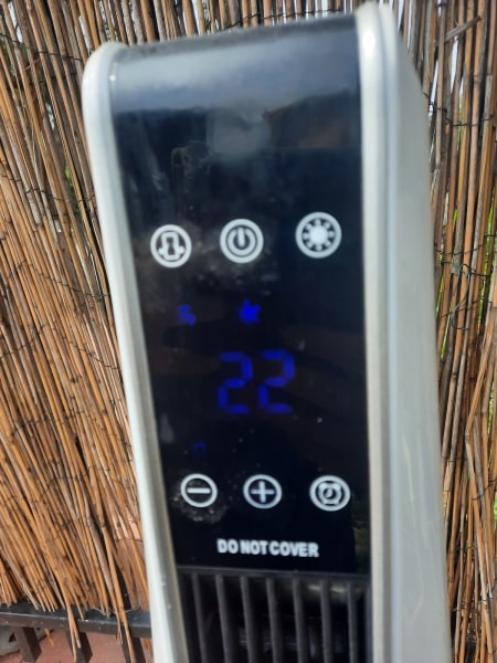 Ceramic heater Goldair brand 74cmH. fully functional. Manual control t63016061244162112