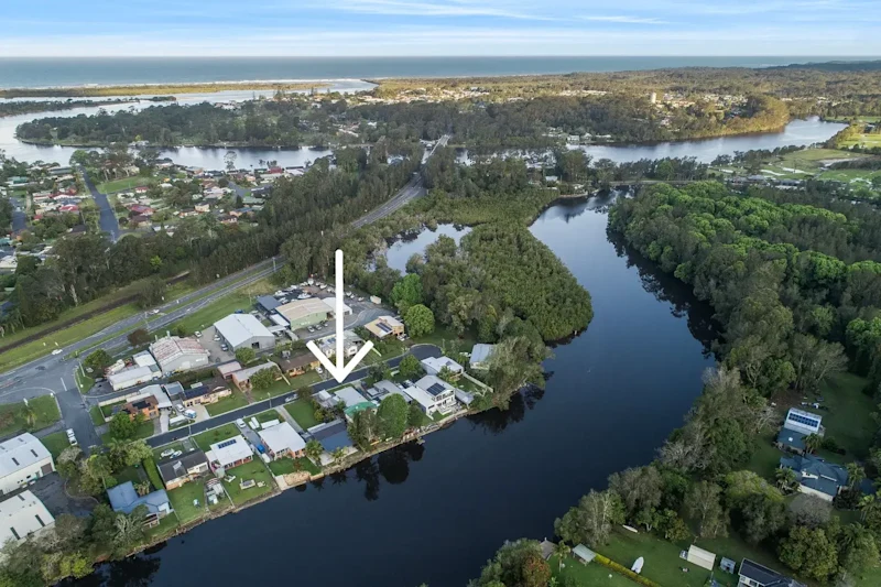 ABSOLUTE RIVERFRONT~ Nth Rivers NSW Residence in URUNGA for Sale ( flood free )62931713321986112