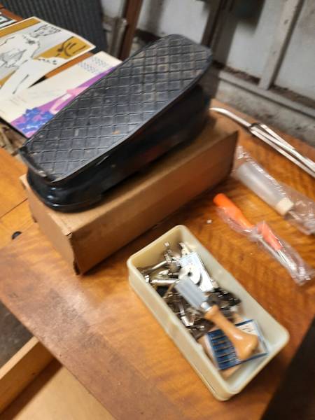 VINTAGE BERNINA 740 MODEL ELECTRIC SEWING MACHINE63019077735811114