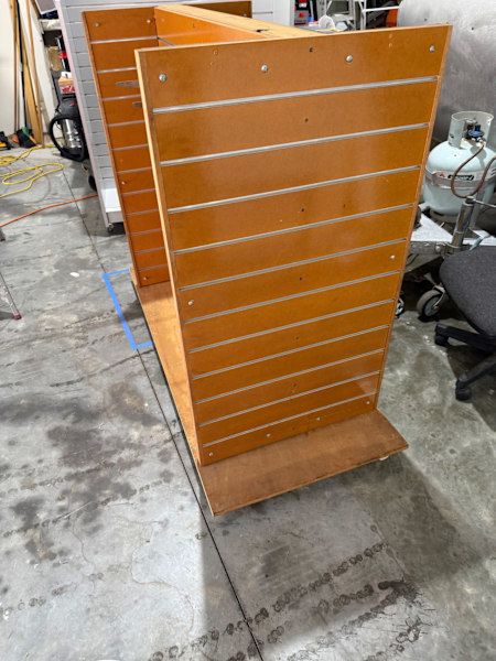 Slatwall Stand on castors62866849292162111