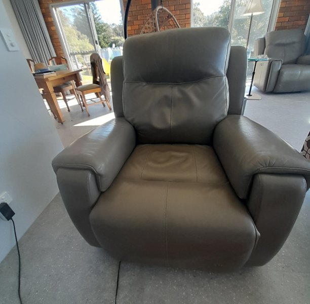 used lazboy electric leather chair62863378736131112