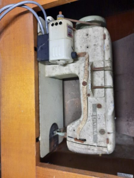 VINTAGE BERNINA 740 MODEL ELECTRIC SEWING MACHINE63019077735811113