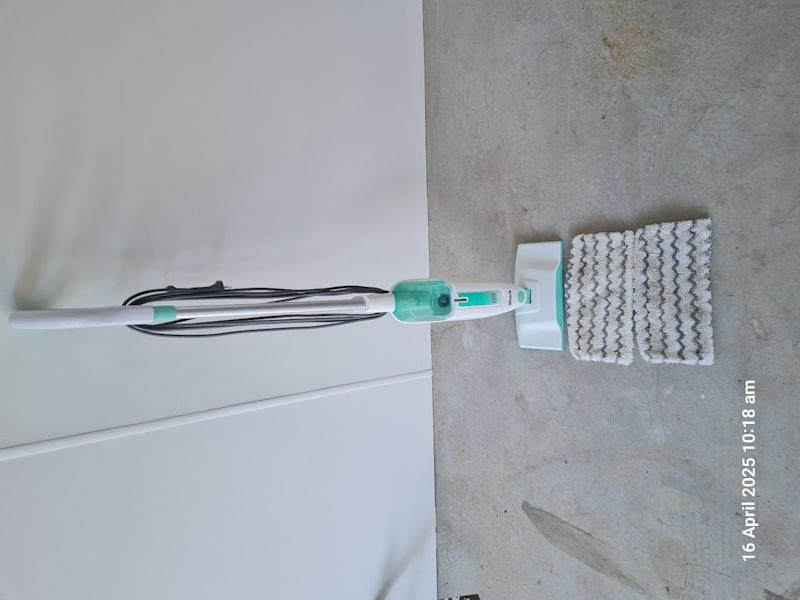 SHARK STEAM MOP ONLY USED ONCE BEFORE MOVING 630142379750411114