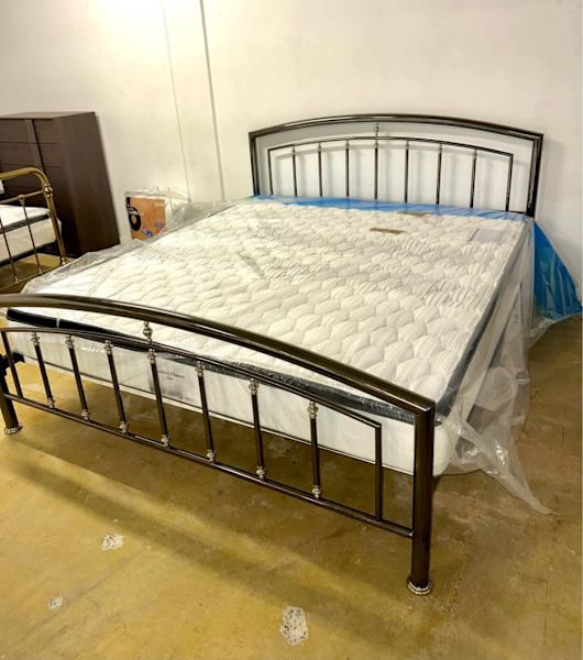 Metalica King Bed62929669272066112