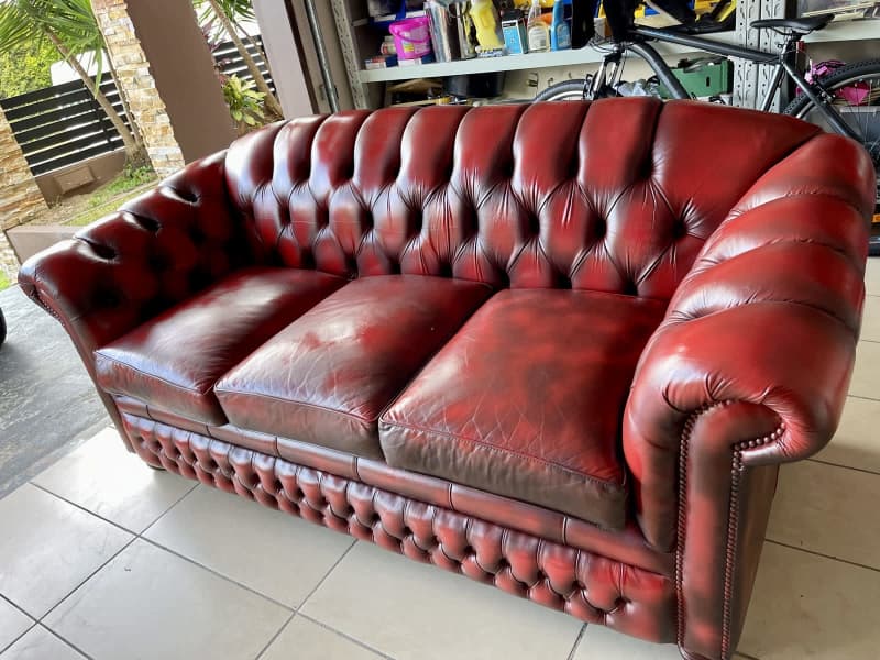Red Chesterfield Sofa Gumtree Baci Living Room
