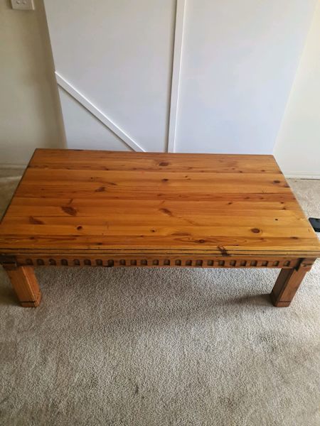 Coffee table62863373628675111