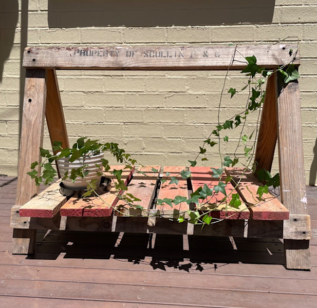 Unique storage/ stand $30628633689253151124
