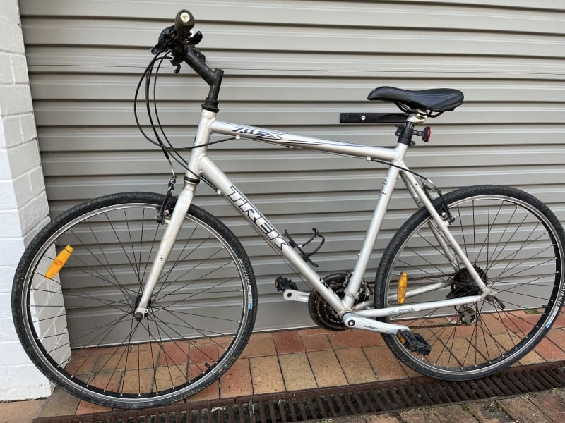 trek 7.0 fx hybrid bike