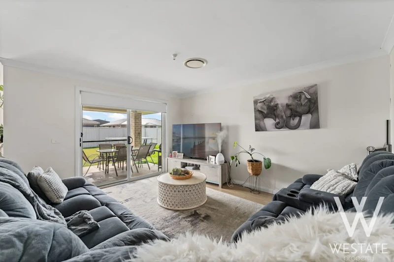 PERFECTLY POSITIONED FOR FAMILY LIFE IN EGLINTON62930690206211112