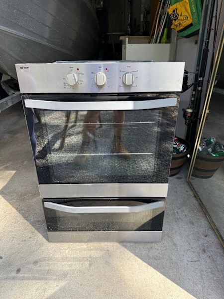 Oven, grill and stove top used 63612126506369113