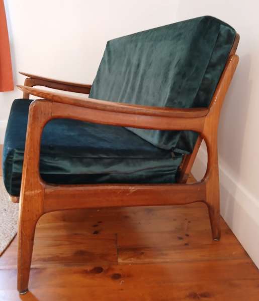 Stunning Original Mid Century Rattan Base Teak Frame Lounge62863370669315111