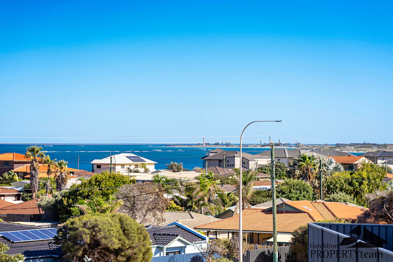 Uninterrupted Ocean Views62995717681666112