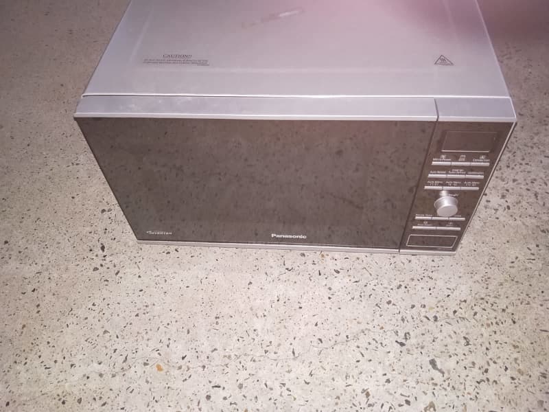 NN-CF770M Panasonic 27 L Flatbed Microwave63443663105154110