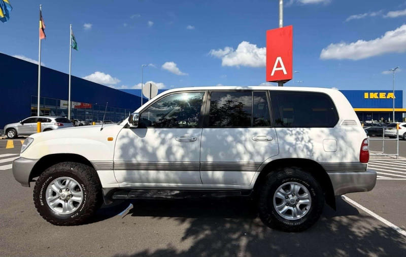 2002 TOYOTA LANDCRUISER SAHARA (4x4) 5 SP AUTOMATIC 4D WAGON62935688659713112