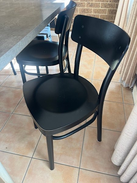 Table and six chairs62863406583681112