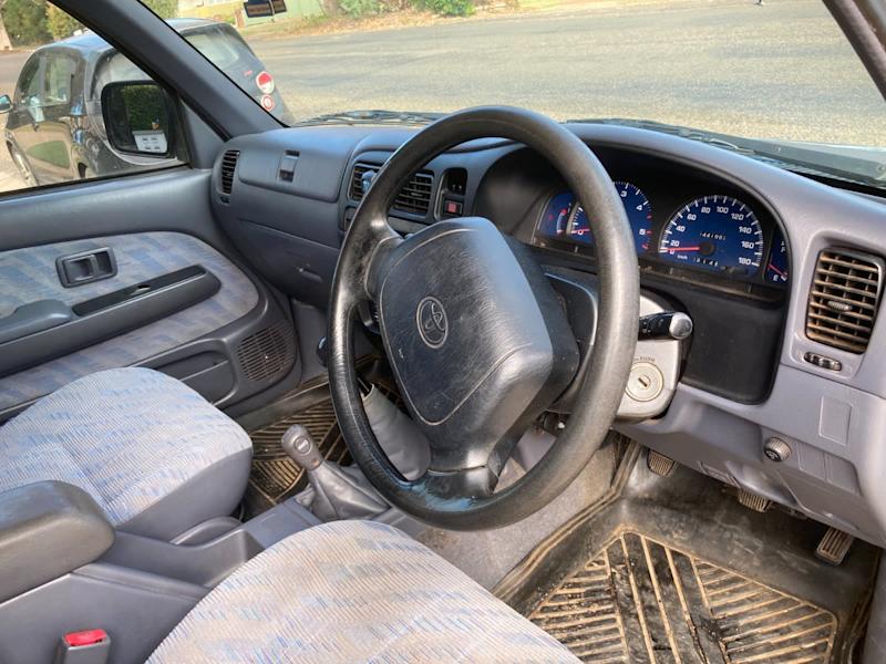 2000 TOYOTA HILUX SR5 (4x4) 5 SP MANUAL 4x4 DUAL CAB P/UP62939537835394114