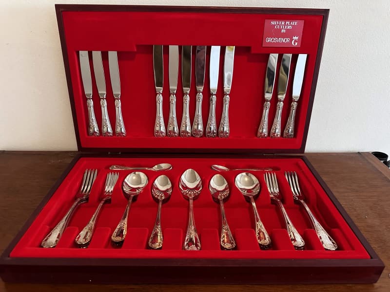 Grosvenor sale plate cutlery