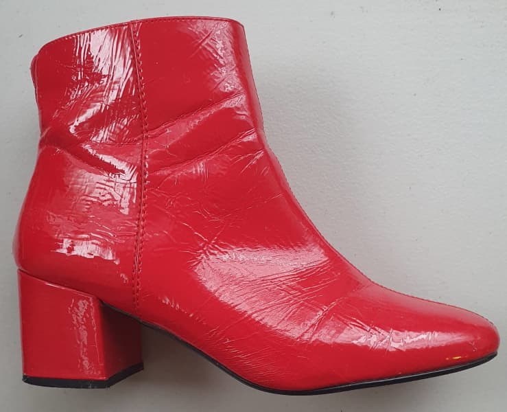 womens red boots size 10