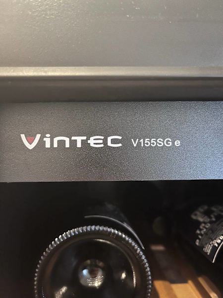 Vintec wine fridge V155SGe63021730574467111