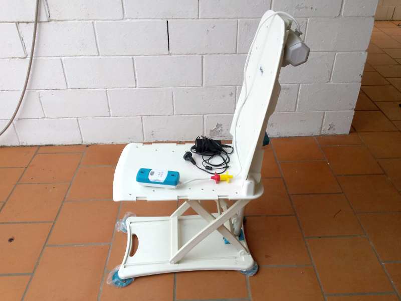 sonaris bath chair