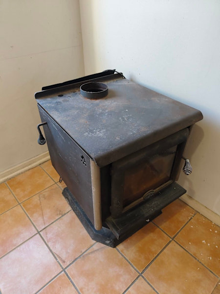 OSBURN 2300 WOOD FIRE ELECTRICAL STOVE OVEN GOOD CONDITION63023535305601112