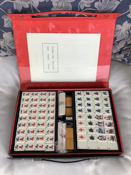 RARE! Imitation LOUIS VUITTON Mahjong 145 Tiles With Case Organizer