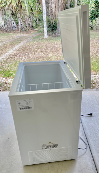 Westinghouse White Chest Freezer63443375947138113