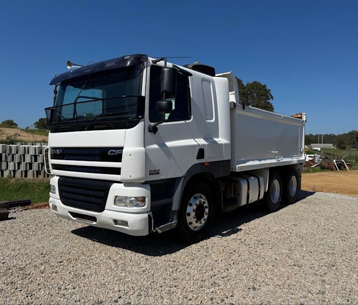 TIPPER HIRE $10062863391836674111