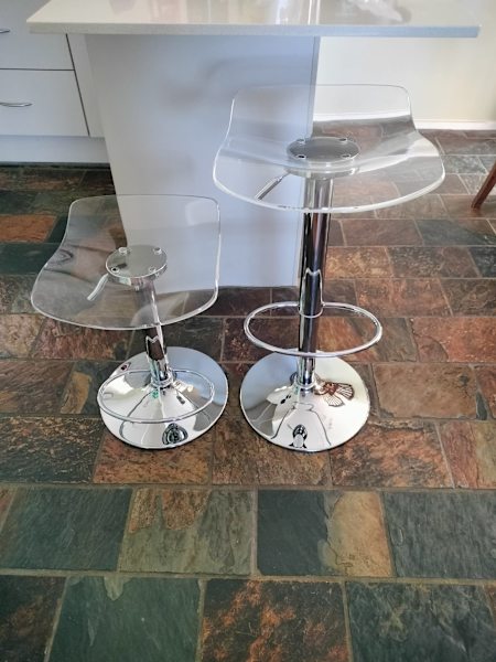2 Bar stool together for $80 / used / like new / no offers62863412758019112