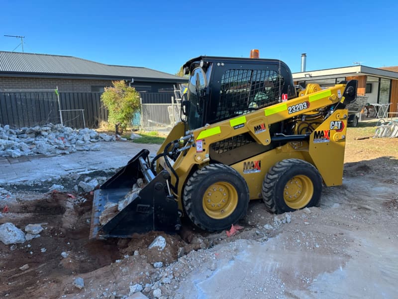 Skid steer/ bobcat hire/ loader rental $290 per day63012444654338111