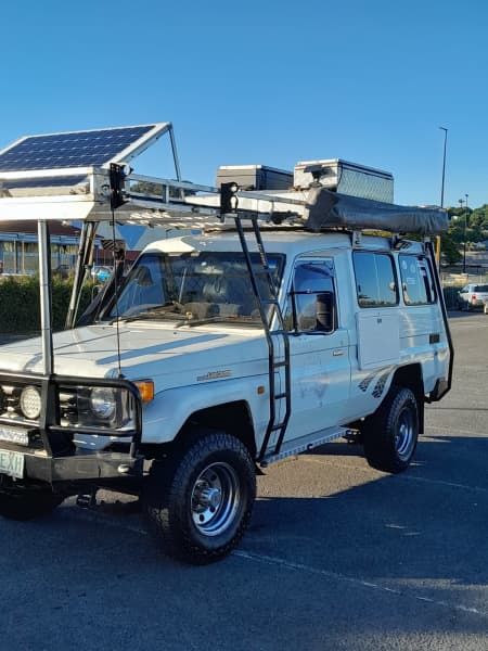 1995 TOYOTA LANDCRUISER (4x4) 11 SEAT 5 SP MANUAL 4x4 TROOPCARRIER628827734630411124