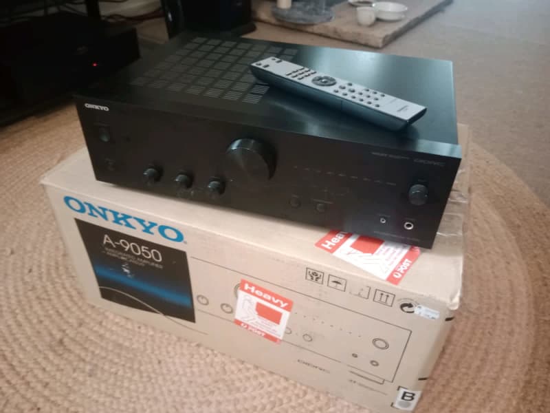 Onkyo A-9050 integrated digital hybrid amplifier | Stereo Systems