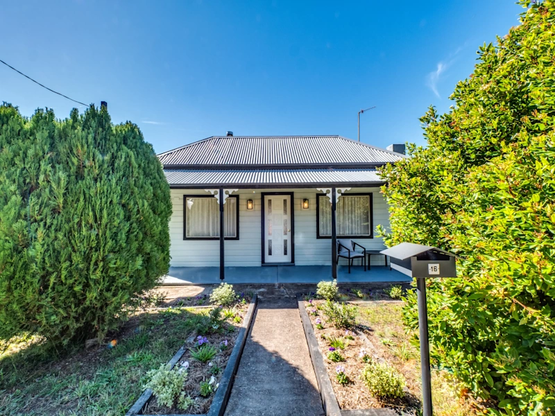 A renovated retreat with a relaxed waterside Portland vibe629317134333461110