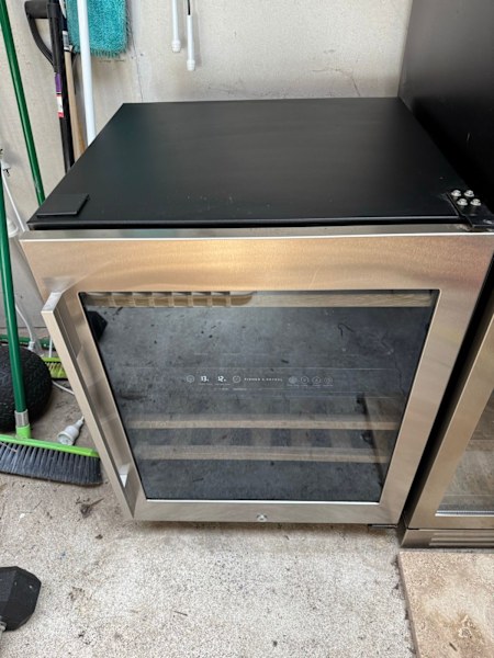 Fisher & Paykel wine fridge 63021731339906119